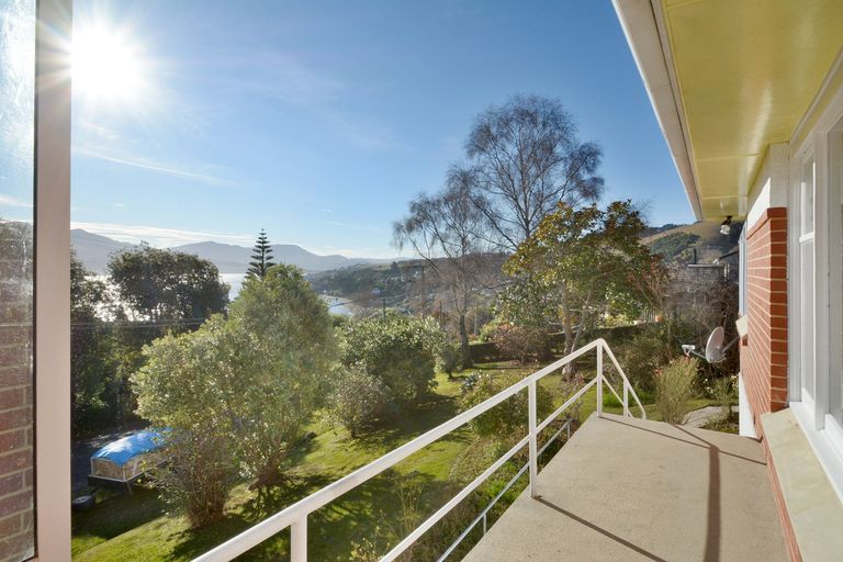 Photo of property in 11 Hellyer Street, Macandrew Bay, Dunedin, 9014