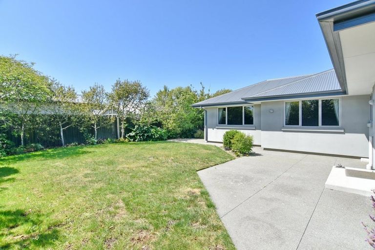 Photo of property in 4 Hurst Place, Parklands, Christchurch, 8083