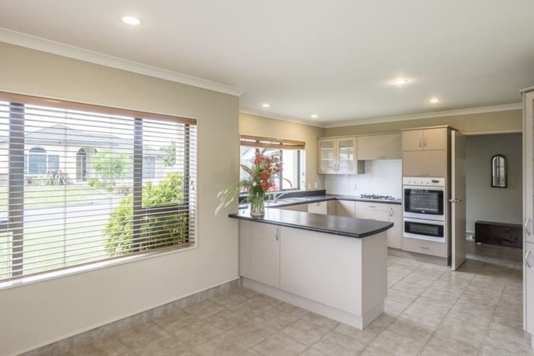 Photo of property in 8 Monarch Place, Paraparaumu Beach, Paraparaumu, 5032