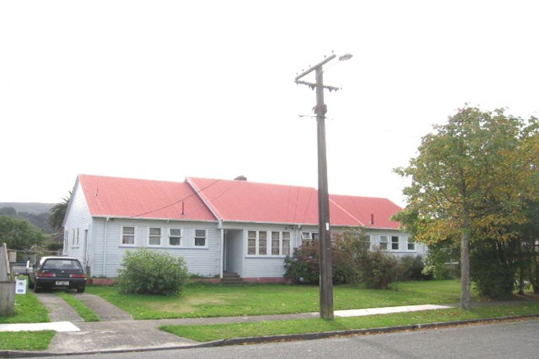 Photo of property in 15 Hughes Crescent, Taita, Lower Hutt, 5011