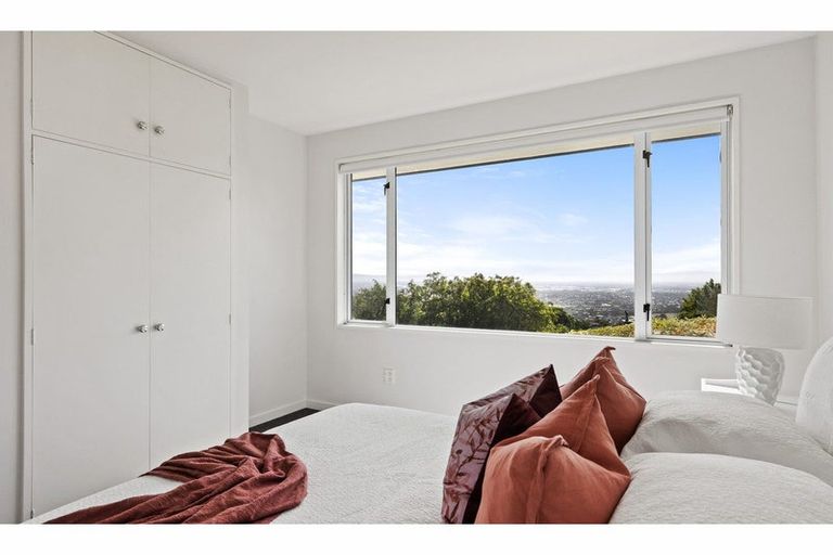 Photo of property in 118 Dyers Pass Road, Cashmere, Christchurch, 8022