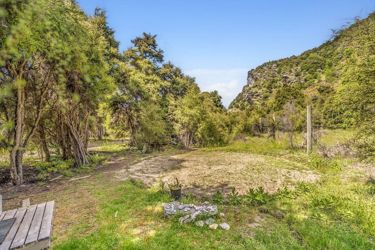 Photo of property in Manuka Grove, 13 Ewing Place, Albert Town, Wanaka, 9305