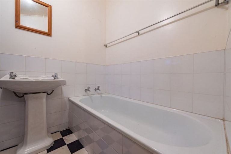 Photo of property in 106 Aro Street, Aro Valley, Wellington, 6021