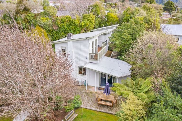 Photo of property in 84 Pinehaven Road, Pinehaven, Upper Hutt, 5019