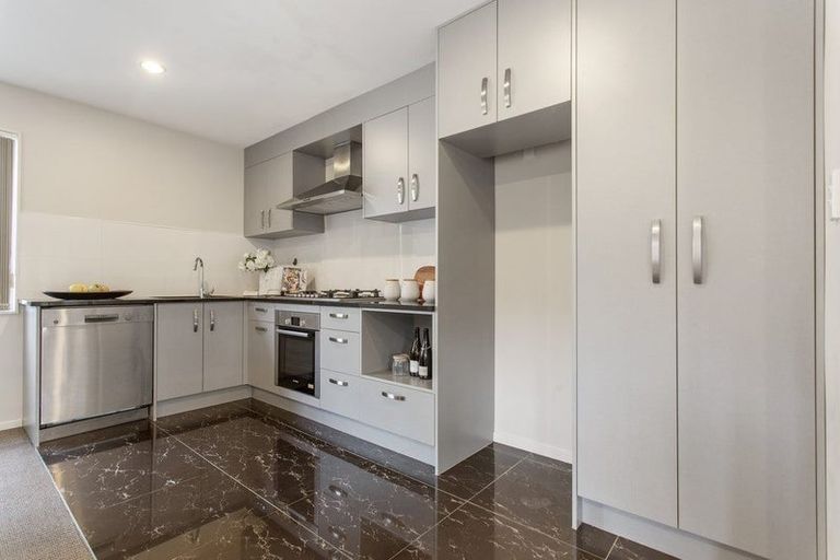 Photo of property in 28/5 Perekia Street, Albany, Auckland, 0632