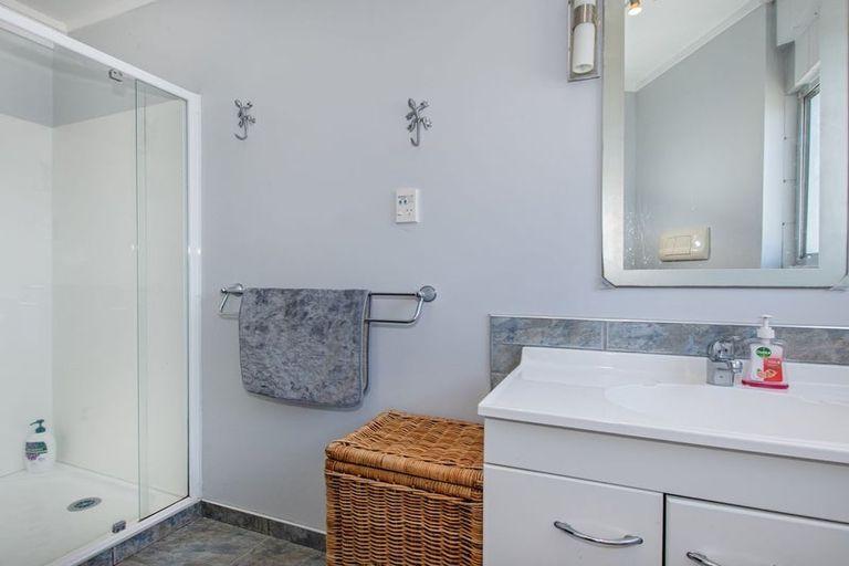 Photo of property in 8 Moa Place, Onerahi, Whangarei, 0110