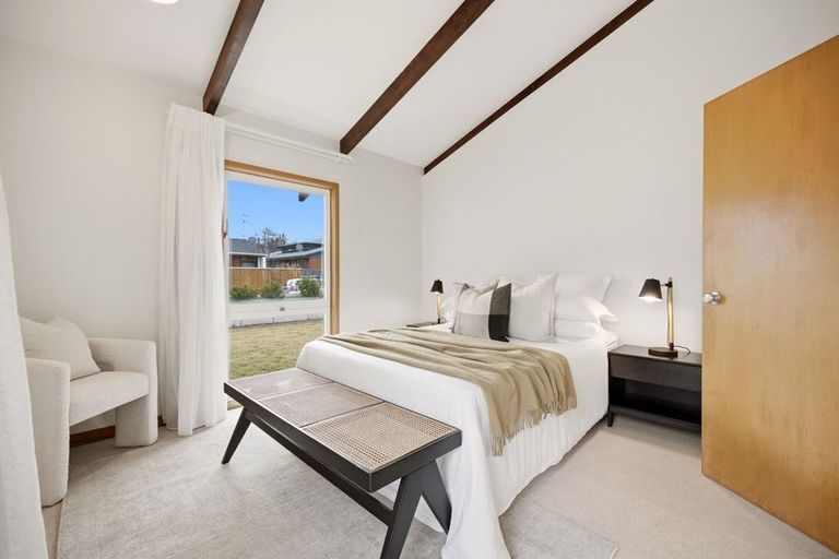 Photo of property in 3 Raekura Place, Redcliffs, Christchurch, 8081