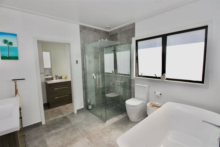 Photo of property in 70 Leeward Drive, Whitianga, 3510