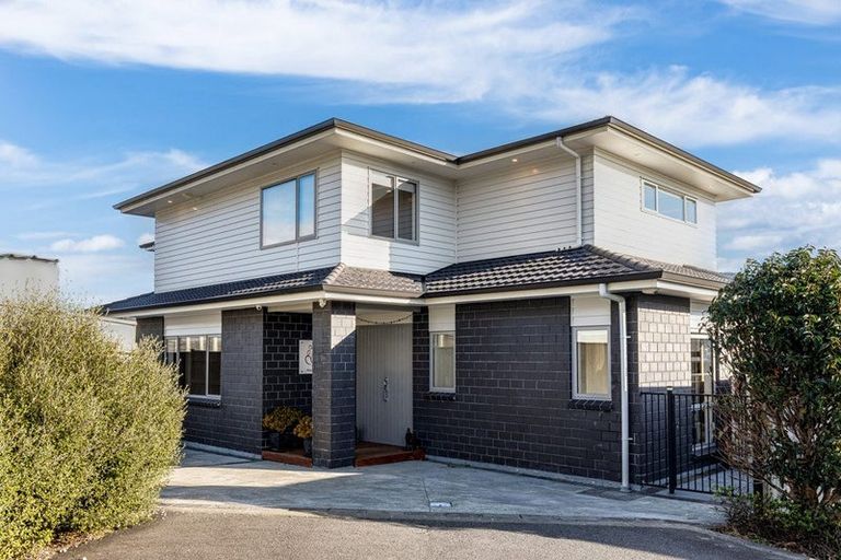 Photo of property in 10 Omaka Place, Aotea, Porirua, 5024