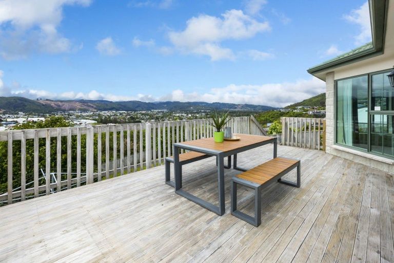 Photo of property in 51 Riverstone Drive, Riverstone Terraces, Upper Hutt, 5018
