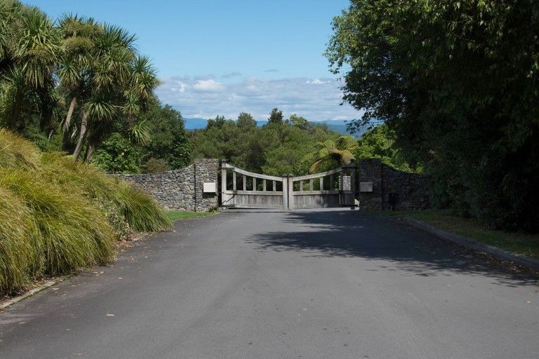 Photo of property in 45 Whakamoenga Point, Acacia Bay, Taupo, 3385