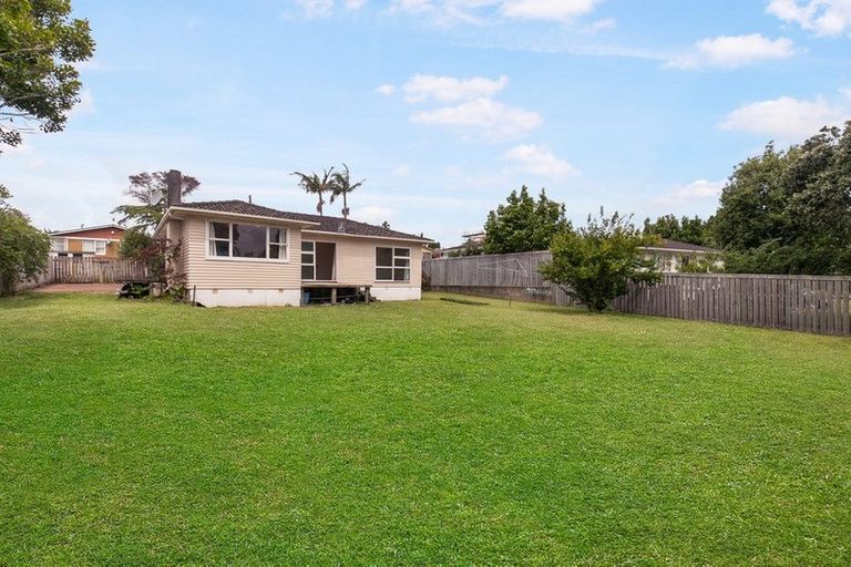 Photo of property in 100 Te Atatu Road, Te Atatu South, Auckland, 0610