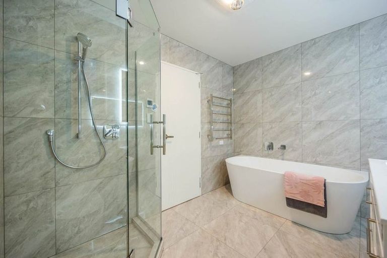 Photo of property in 245d Hill Road, The Gardens, Auckland, 2105