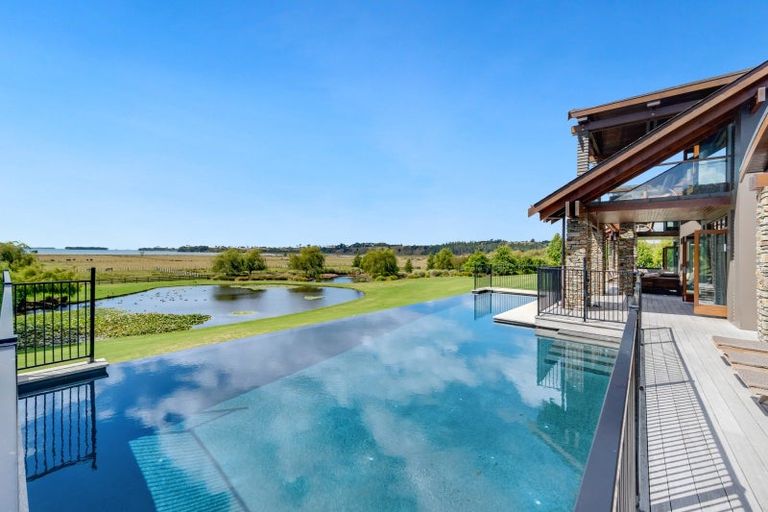 Photo of property in 42 Porterfield Road, Whitford, Howick, 2571