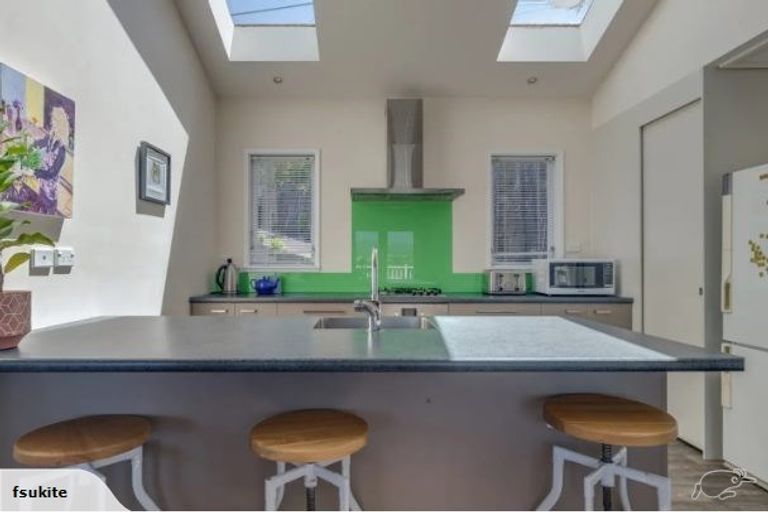 Photo of property in 27 View Road, Houghton Bay, Wellington, 6023