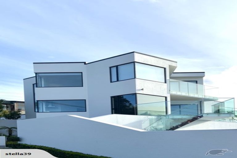 Photo of property in 1/60 Moncks Spur Road, Redcliffs, Christchurch, 8081