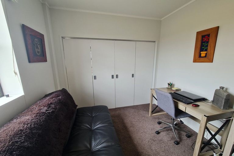 Photo of property in Maddison Apartments, 2/6e Queen Street, Palmerston North, 4410