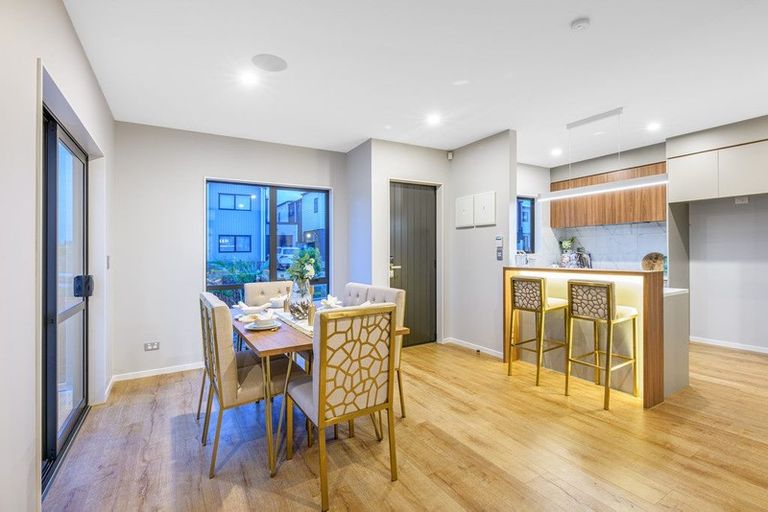 Photo of property in 32 Hea Road, Hobsonville, Auckland, 0616