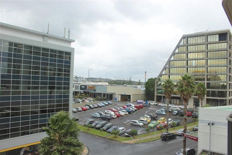 Photo of property in The Rennaissance, 5i/18 Ronwood Avenue, Manukau, Auckland, 2104
