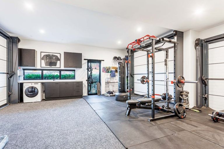 Photo of property in 8 Korako Drive, Kumeu, 0810