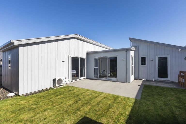 Photo of property in 3 Glenbarr Lane, Broomfield, Christchurch, 8042