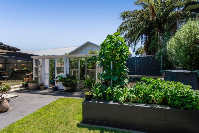 Photo of property in 32b Ainslee Street, Highlands Park, New Plymouth, 4312