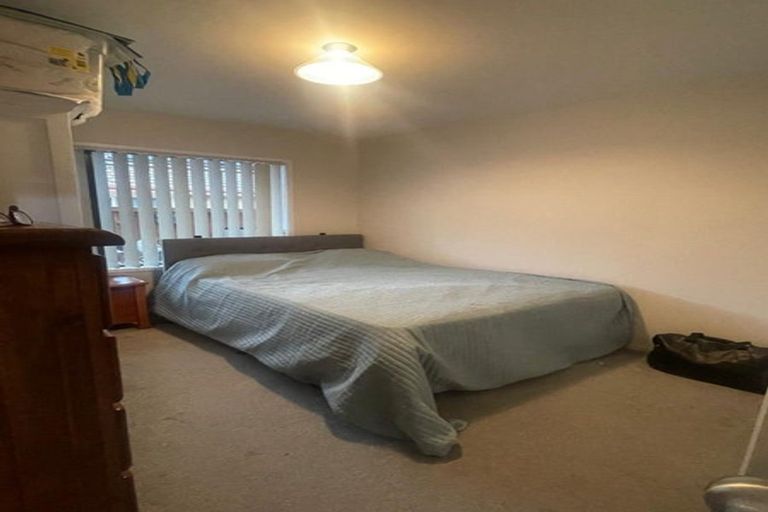 Photo of property in 64 Sandwick Drive, Weymouth, Auckland, 2103