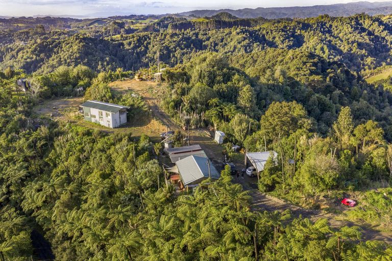 Photo of property in 872 Ponga Road, Opaheke, Papakura, 2584