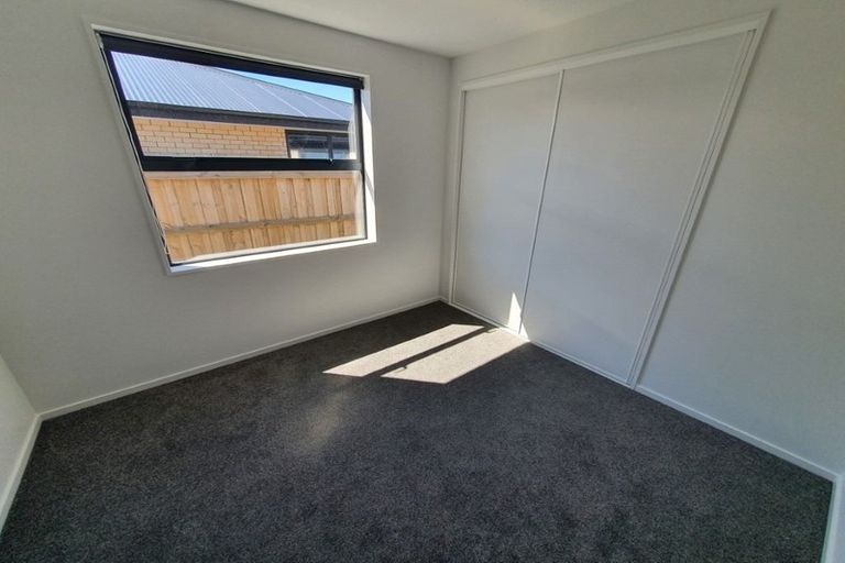 Photo of property in 12 Fairbairn Close, Halswell, Christchurch, 8025