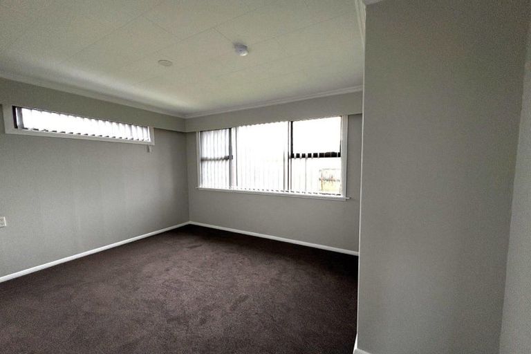 Photo of property in 1 Thornton Place, Melville, Hamilton, 3206