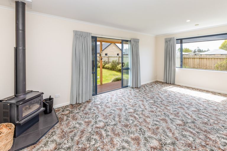 Photo of property in 13 Brooker Place, Kirwee, Darfield, 7571