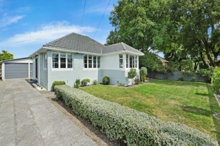 Photo of property in 3 Bateman Avenue, Bryndwr, Christchurch, 8053