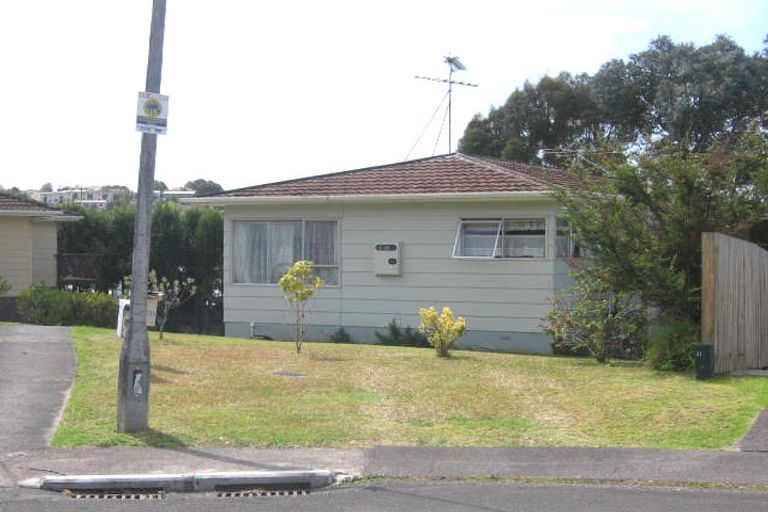 Photo of property in 1/20 Celeste Place, Totara Vale, Auckland, 0627