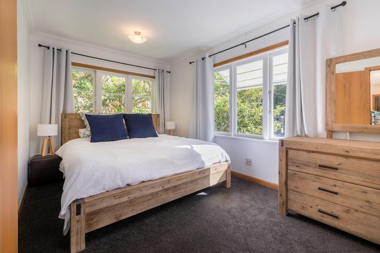 Photo of property in 31 Valley Road, Titirangi, Auckland, 0604