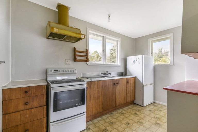 Photo of property in 10 Olive Street, Manurewa, Auckland, 2102