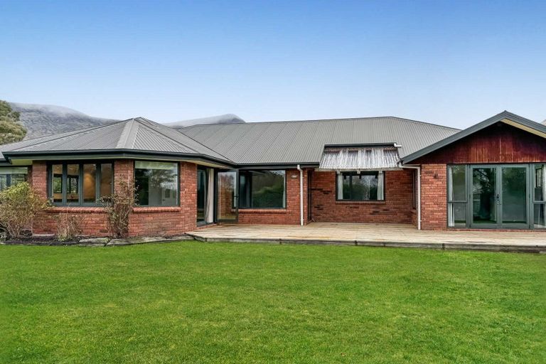 Photo of property in 18 Cooks Lane, Heathcote Valley, Christchurch, 8022