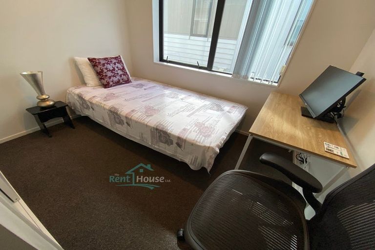 Photo of property in 36 Matawhanga Drive, Wattle Downs, Auckland, 2103