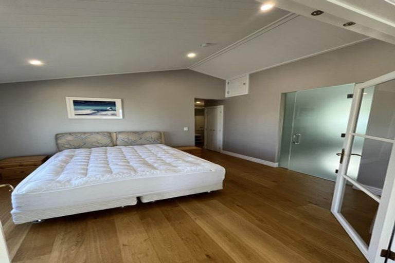 Photo of property in 57 Cedar Drive, Kelvin Heights, Queenstown, 9300