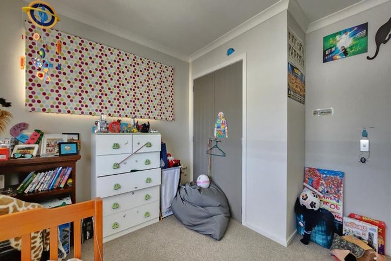 Photo of property in 66 Aotea Drive, Aotea, Porirua, 5024