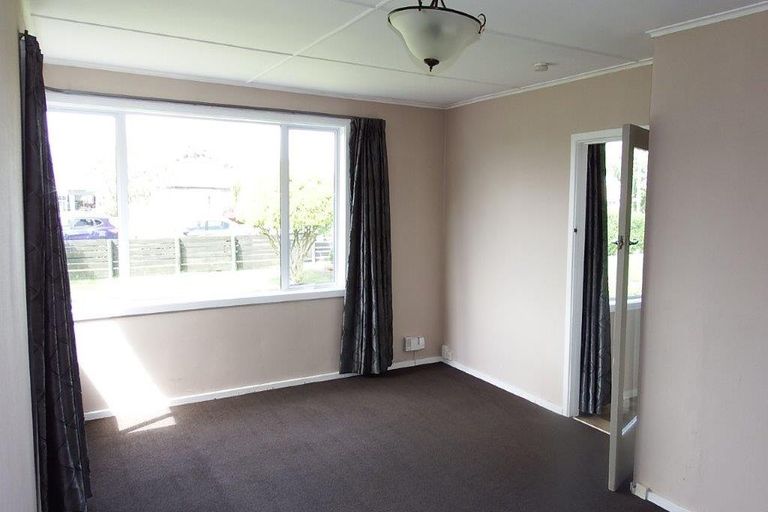 Photo of property in 14 Ward Street, Waverley, Invercargill, 9810