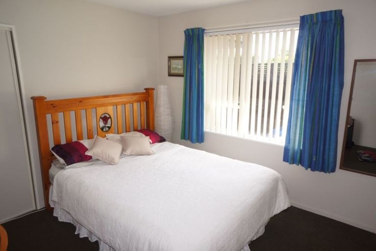 Photo of property in 39 Welsford Street, Woodend, 7610