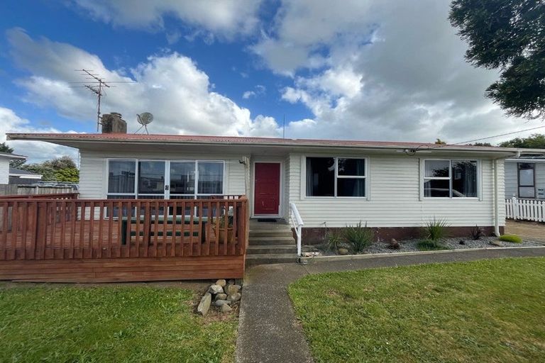 Photo of property in 17 France Street, Waiuku, 2123