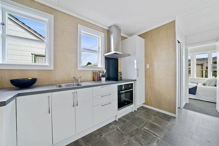 Photo of property in 17 Petherick Street, Taita, Lower Hutt, 5011