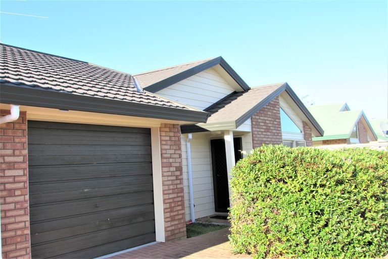 Photo of property in Miramar Villas, 5/3 Byron Street, Miramar, Wellington, 6022