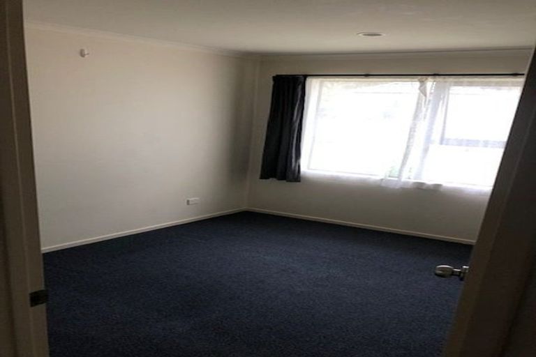 Photo of property in 12 Japonica Drive, Beach Haven, Auckland, 0626