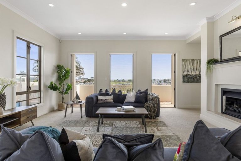 Photo of property in 295 Pinecrest Drive, Gulf Harbour, Whangaparaoa, 0930