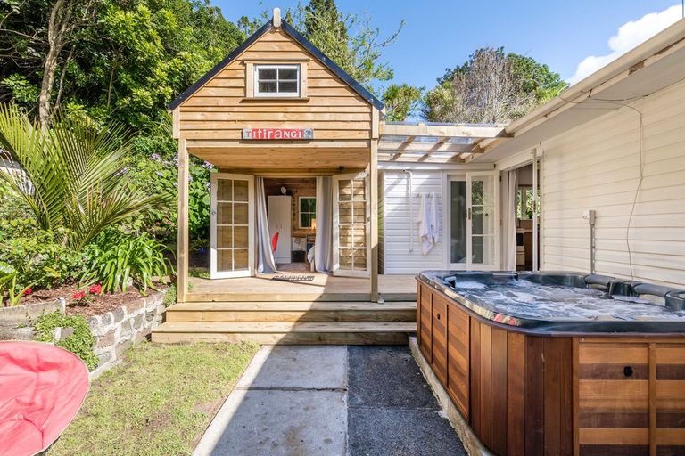 Photo of property in 31 Valley Road, Titirangi, Auckland, 0604