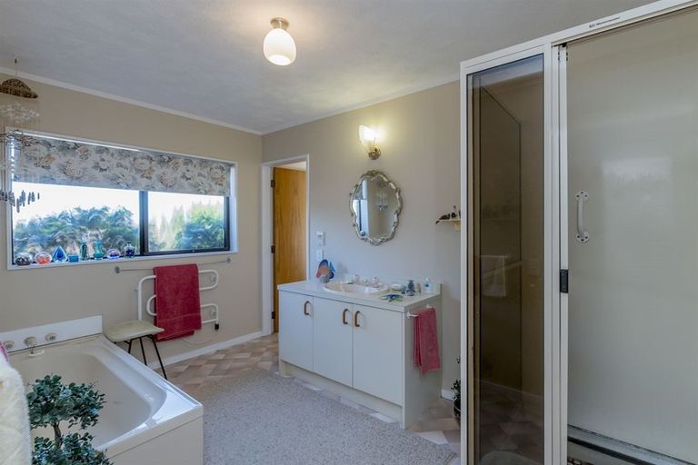 Photo of property in 5 Cedar Drive, Paraparaumu Beach, Paraparaumu, 5032