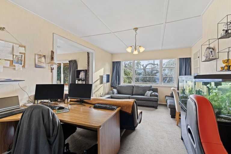 Photo of property in 10 Ross Street, Marton, 4710