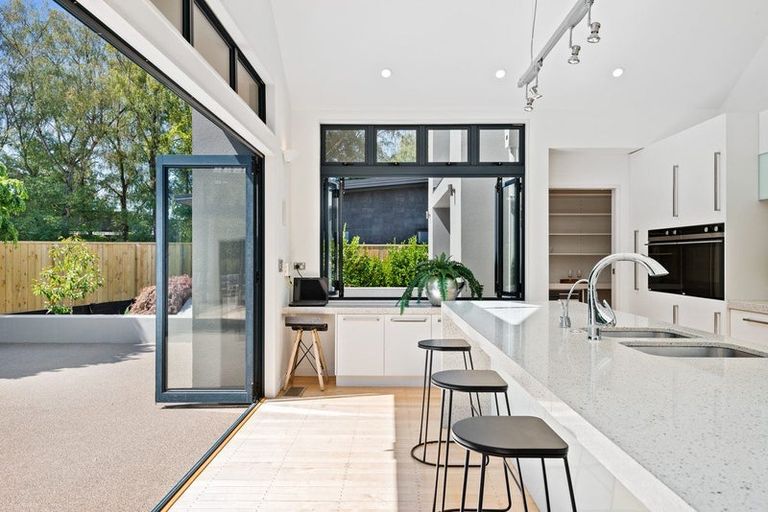 Photo of property in 105 Gladstone Road South, Dalmore, Dunedin, 9010